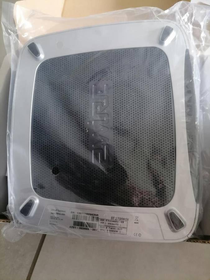 2Wire 2700HG-B 2700HGB 4-Port 10/100 Wireless G Router BT Wi-Fi Gateway