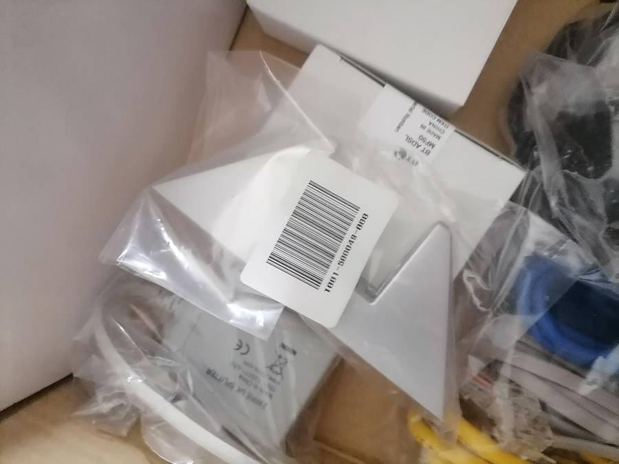 2Wire 2700HG-B 2700HGB 4-Port 10/100 Wireless G Router BT Wi-Fi Gateway