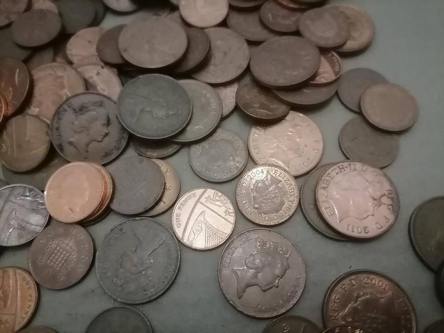 **LOT OF BRITISH VINTAGE COINS*