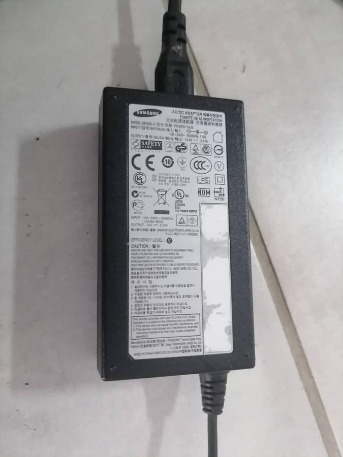 Samsung SC300 Series [S24C300HL/XA] Business Monitor, Excellent Condition