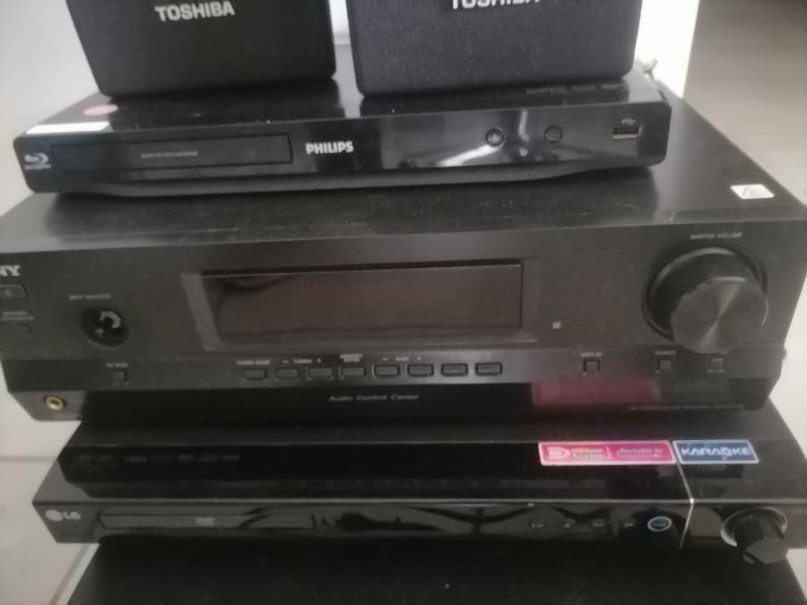 LOT OF DVD PLAYERS/SURROUND SOUND SYSTEMS,TOSHIBA SPEAKERS