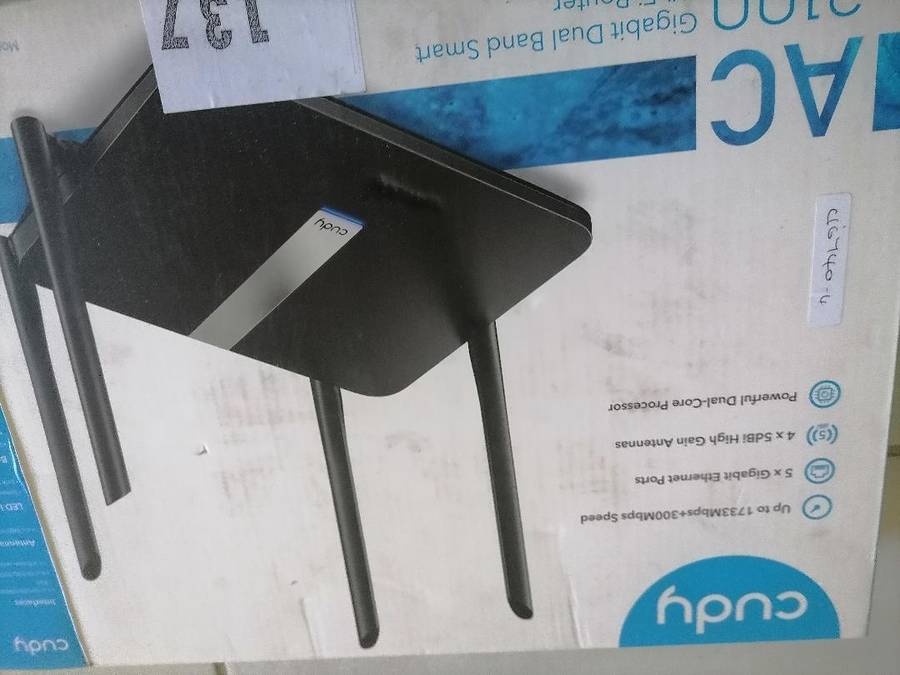 Lot of new WiFi router, Gigaport switch, Ranger extender