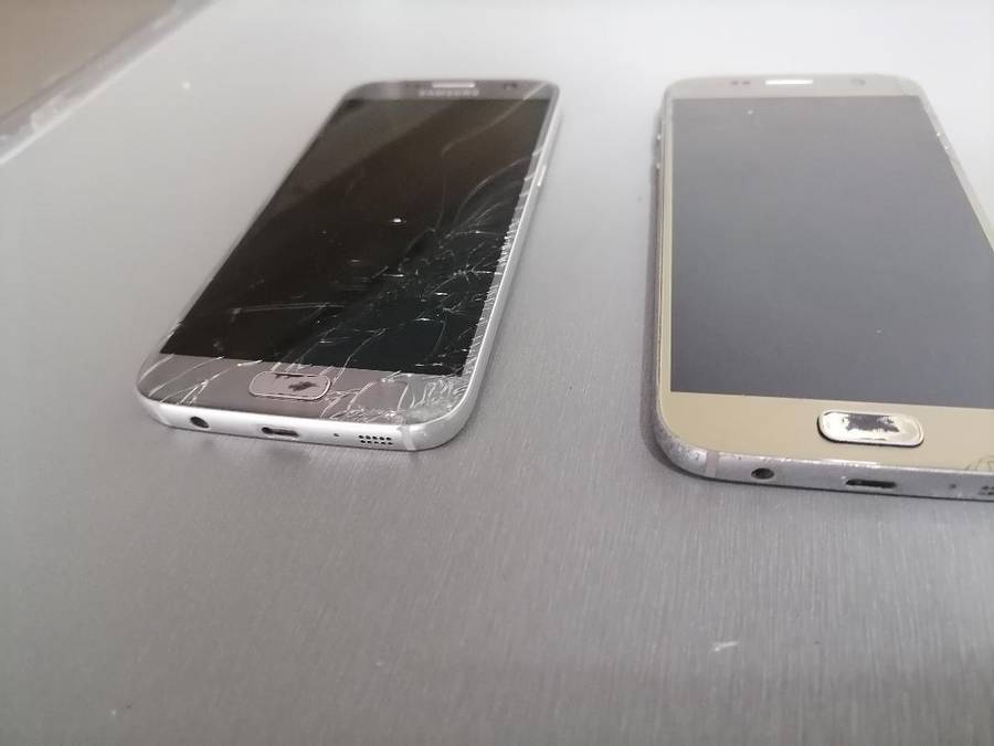 LOT OF 2 X SAMSUNG S6 CELLPHONES