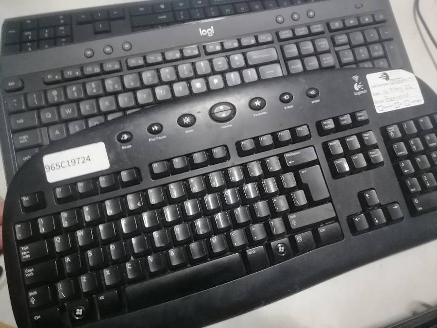 BULK LOT OF PC ACCESSORIES AS PER PICS