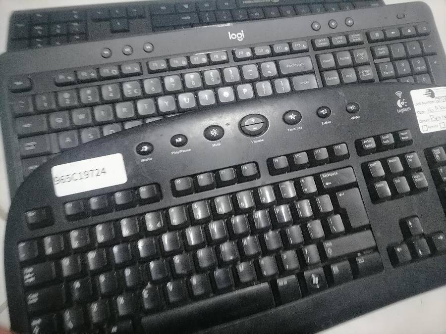 BULK LOT OF PC ACCESSORIES AS PER PICS