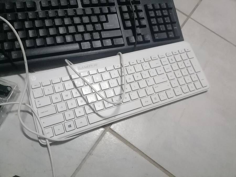 BULK LOT OF PC ACCESSORIES AS PER PICS