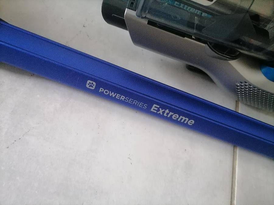 2 x Black and Decker Power Series Extreme Cordless Vacuums(spares or repairs)