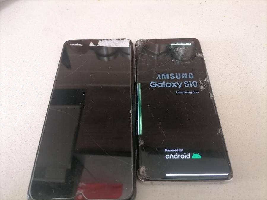 2 x SAMSUNG PHONES*ONE BID FOR BOTH*