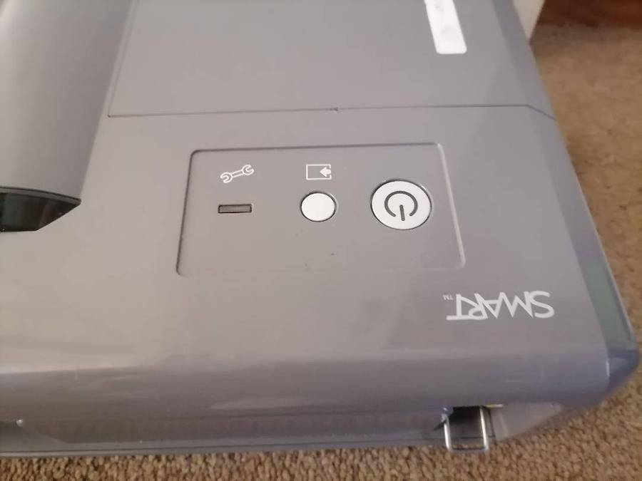 2 x projectors - both power on screen blank