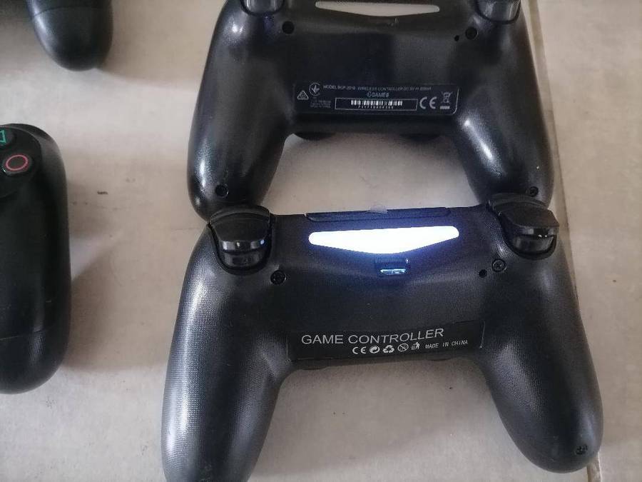 *LOT OF 4 x SONY PLAYSTATION 4 WIRELESS CONTROLLERS*ONE BID FOR LOT*WORKING*