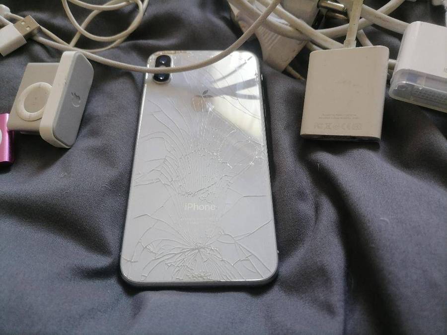 Lot of Apple Items*lot sold as is*