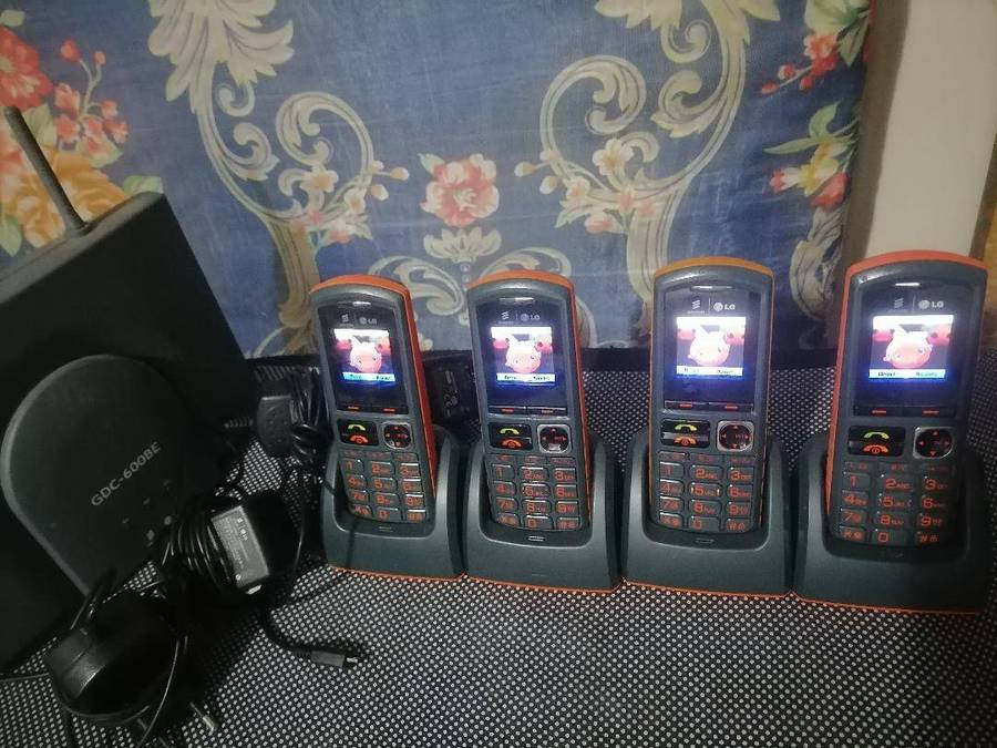 Lot of 4 x LG Ericsson GDC 450H Robust Dect Handset with base station