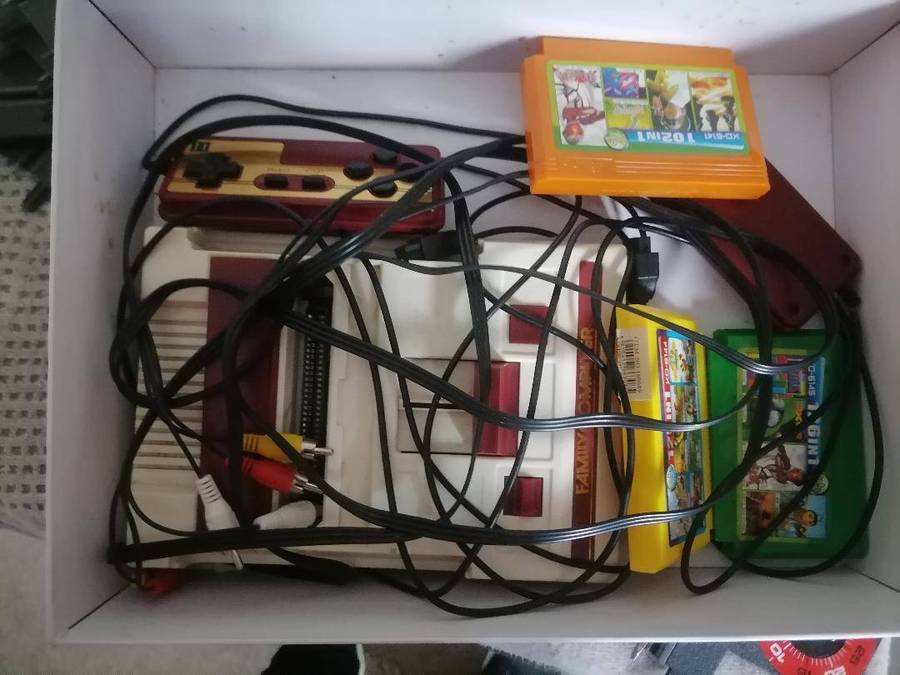 Lot of untested TV games, scale electric cars etc.