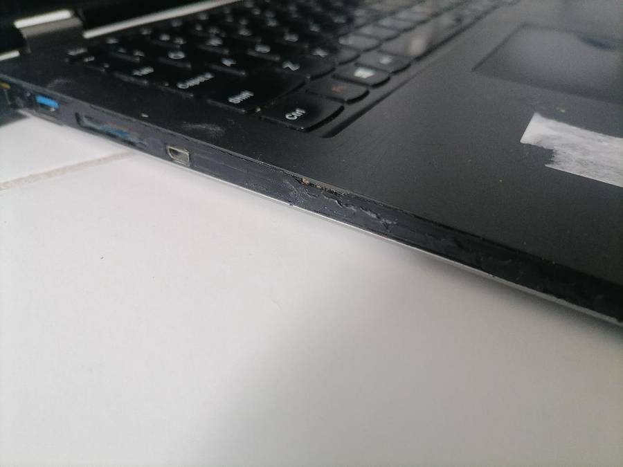 I5 LENOVO YOGA 2 11 LAPTOP/TABLET. WORKING CRACK ON GLASS*SOLD AS IS**