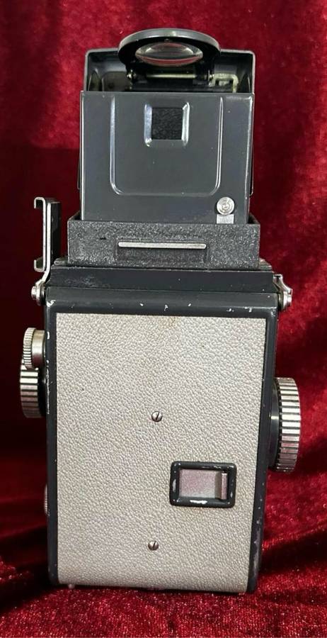 YASHICA 44 TLR Film Camera grey Yashikor 60mm f/3.5 Lens Japan