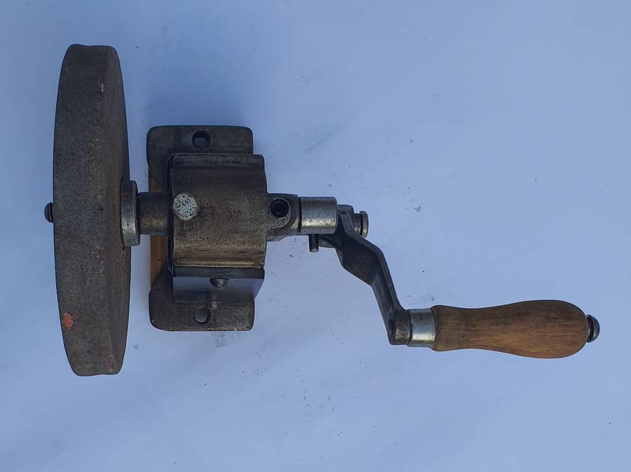 Vintage Hand Crank Grinder - Excellent Condition