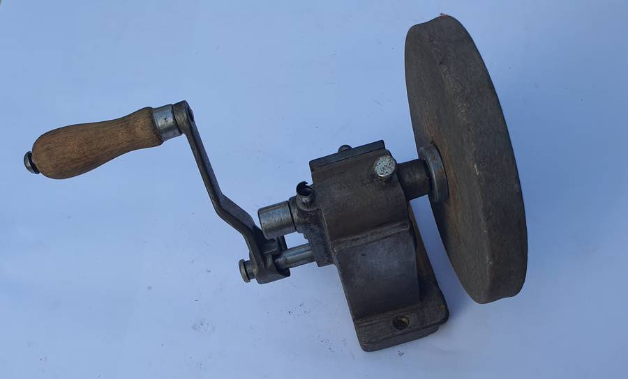 Vintage Hand Crank Grinder - Excellent Condition