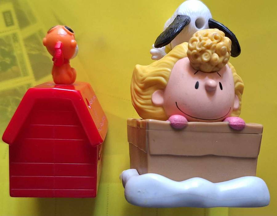 MacDonalds Snoopy and Peanuts 2 Toys