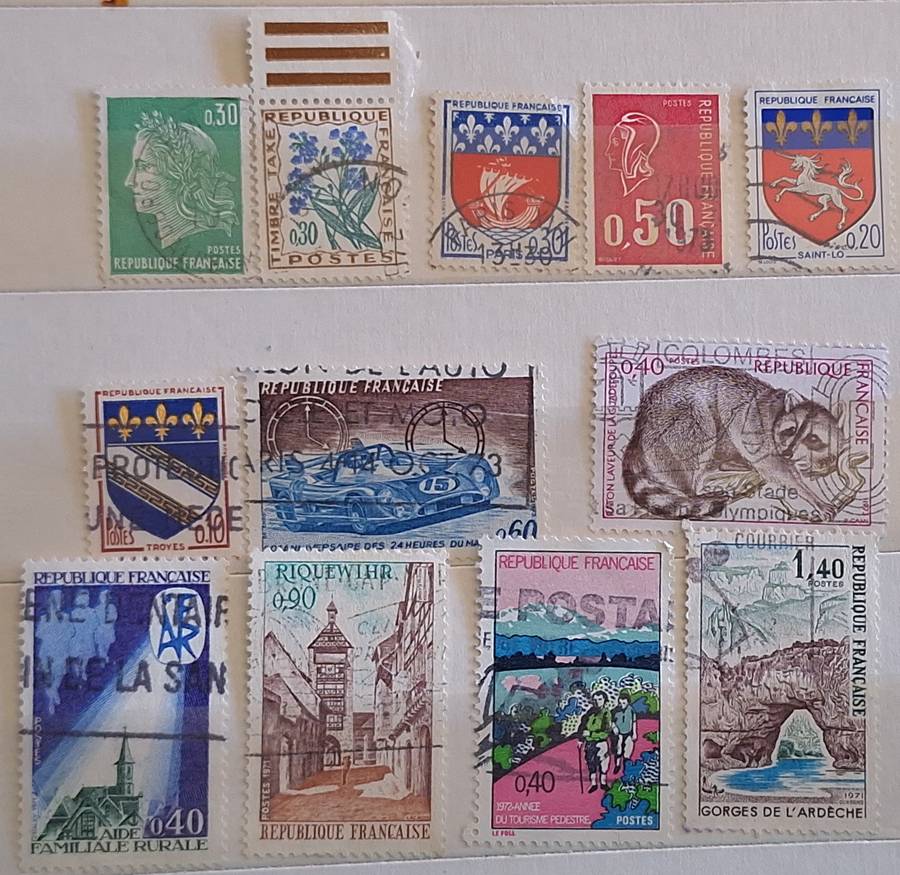 France Mixed Lot of 12 Used stamps