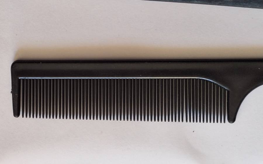 Plastic Tail Combs Mixed Colours Lot of 25