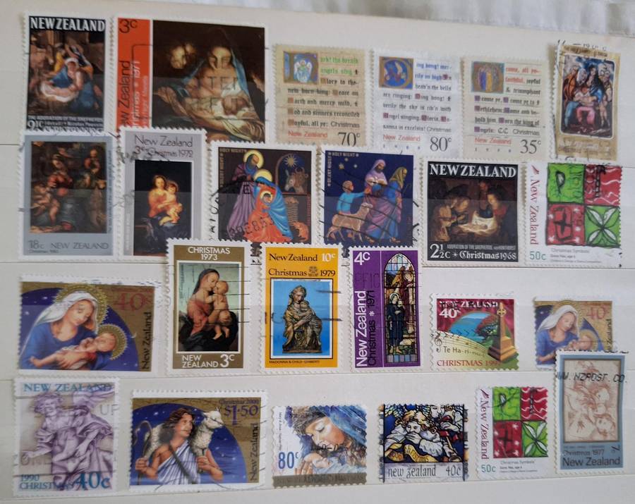 New Zealand Mixed Lot of 24 Used Christmas Issue stamps
