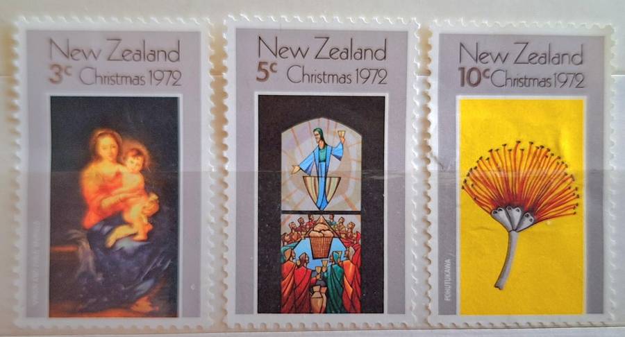 New Zealand 1972 Christmas Set of 3 stamps on paper