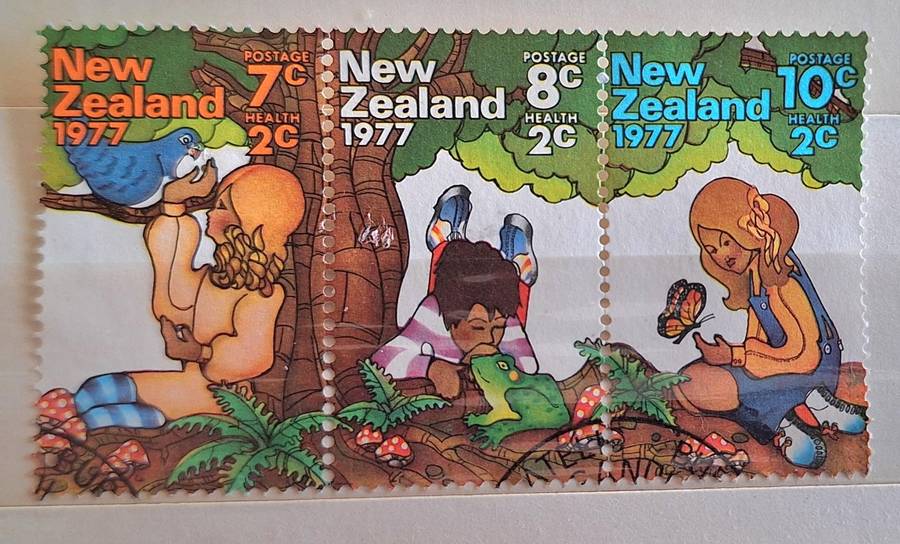 New Zealand 1977 Health Issue Se-tenant Set of 3 Used stamps