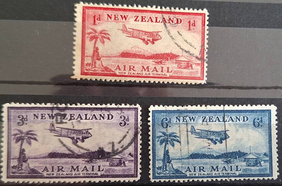 New Zealand 1935 Airmail Set of 3 Used Hinged stamps
