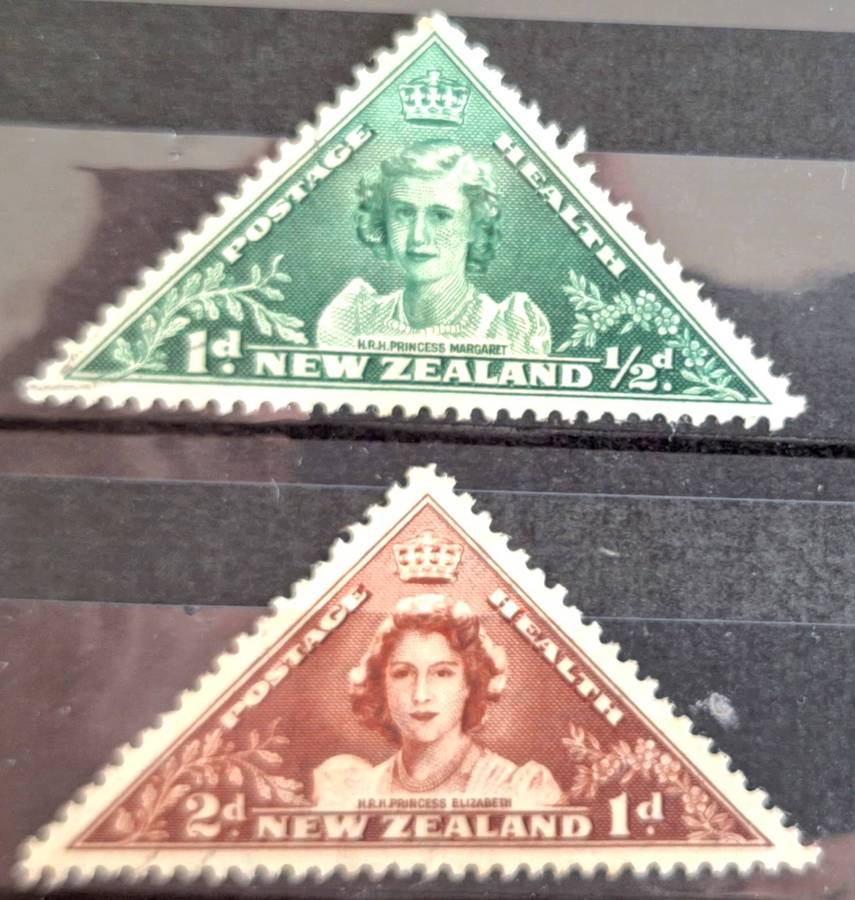 New Zealand 1943 Health Issue Set of 2 Used Hinged Triangular stamps