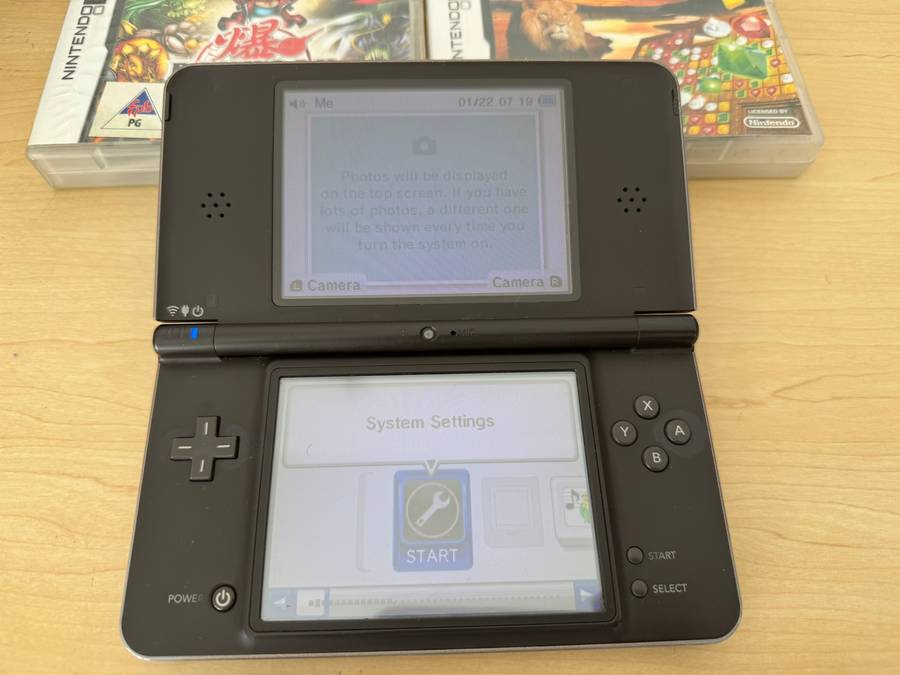 Nintendo DSi XL (Nintendo DS)