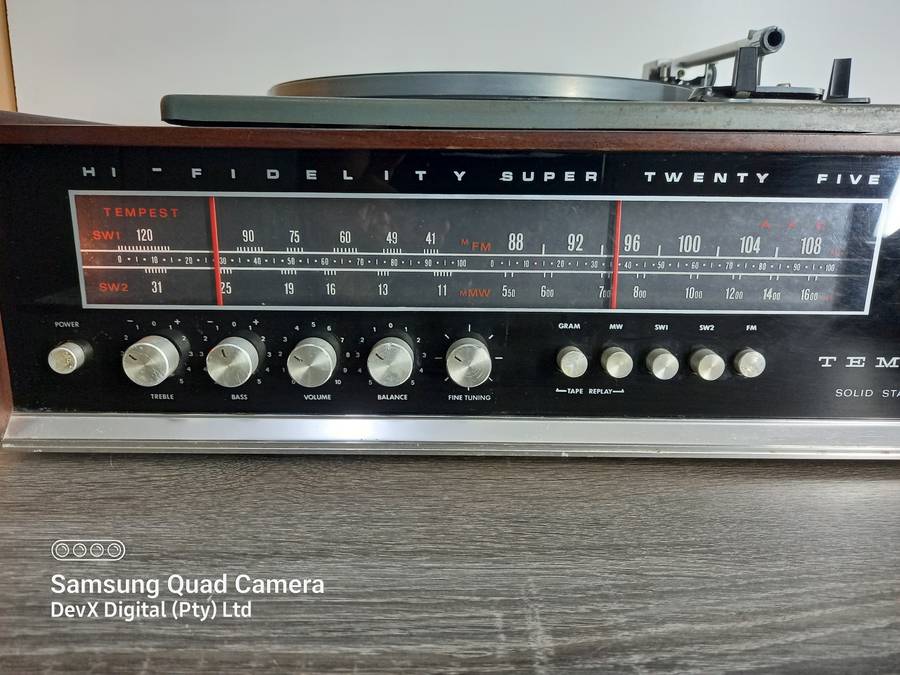 Vintage! Tempest Record Player - Solid Wooden Case - Perfect For Collectors & Vintage Enthusiasts