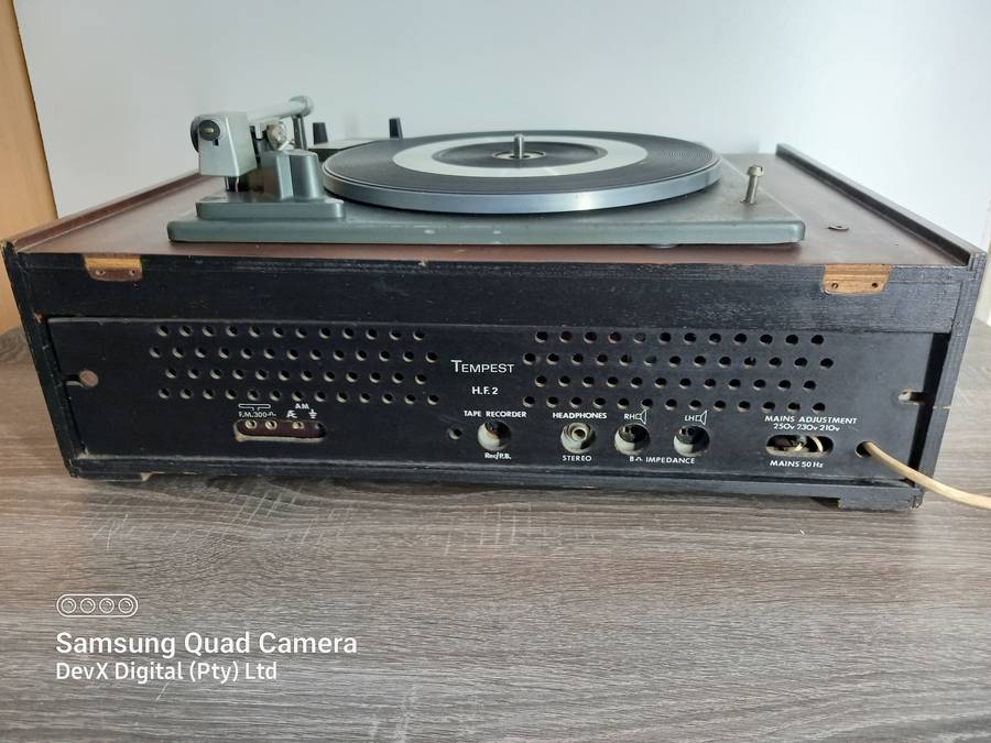 Vintage! Tempest Record Player - Solid Wooden Case - Perfect For Collectors & Vintage Enthusiasts