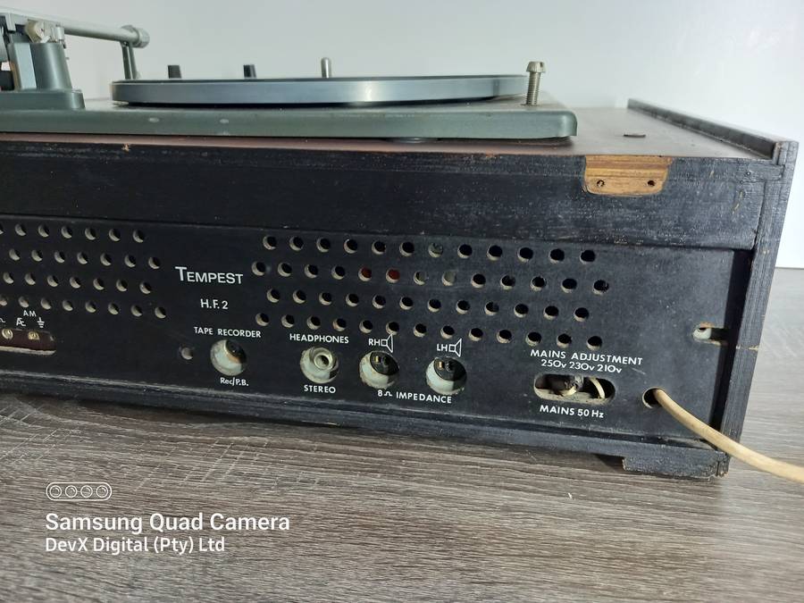 Vintage! Tempest Record Player - Solid Wooden Case - Perfect For Collectors & Vintage Enthusiasts