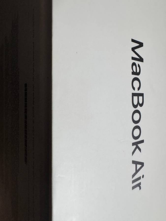 ***LOOK*** Macbook Air M1 in great condition