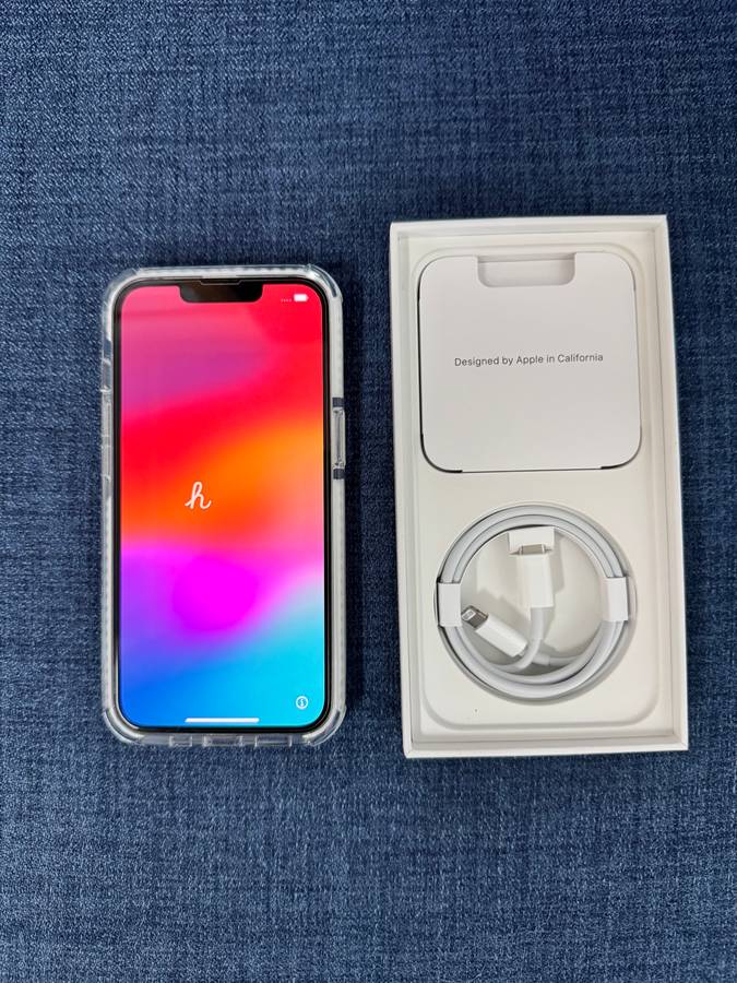 ***LOOK*** Apple iPhone 13 128GB Starlight - AS NEW!!