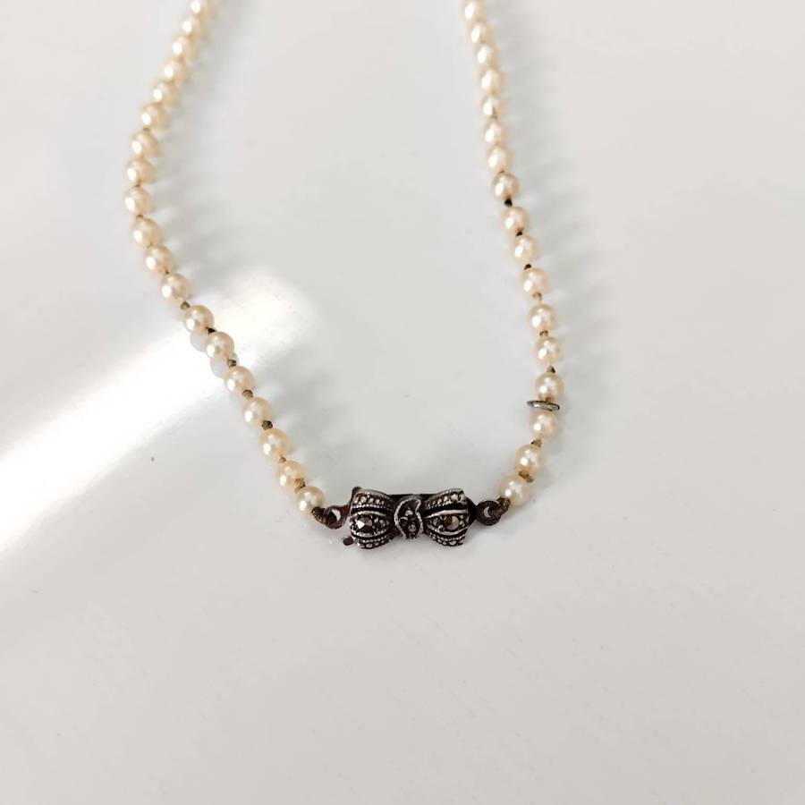 Silver Clasp Pearl Necklace KW018