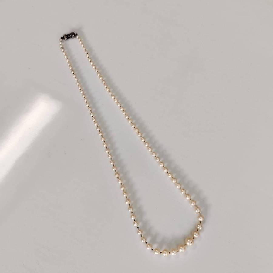 Silver Clasp Pearl Necklace KW018