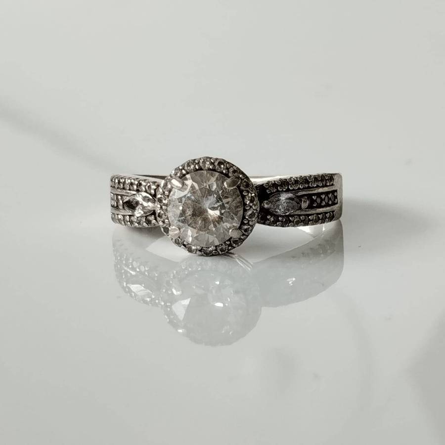 Vintage Style Round Cubic Zirconia Ring