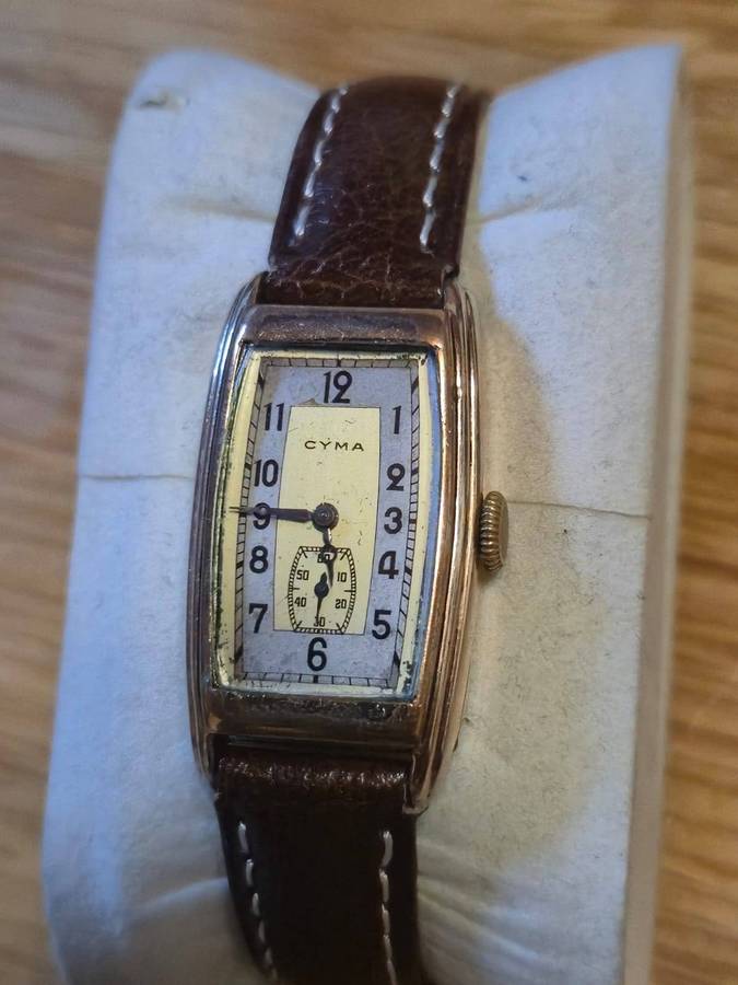 VINTAGE CYMA TANK MANUAL WIND WATCH