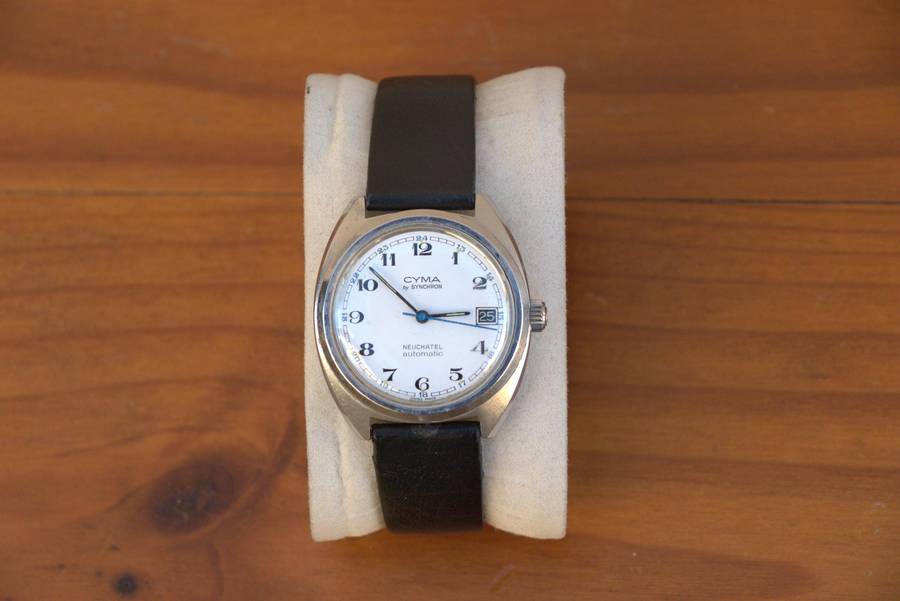 VINTAGE CYMA NEUCHATEL AUTOMATIC WATCH