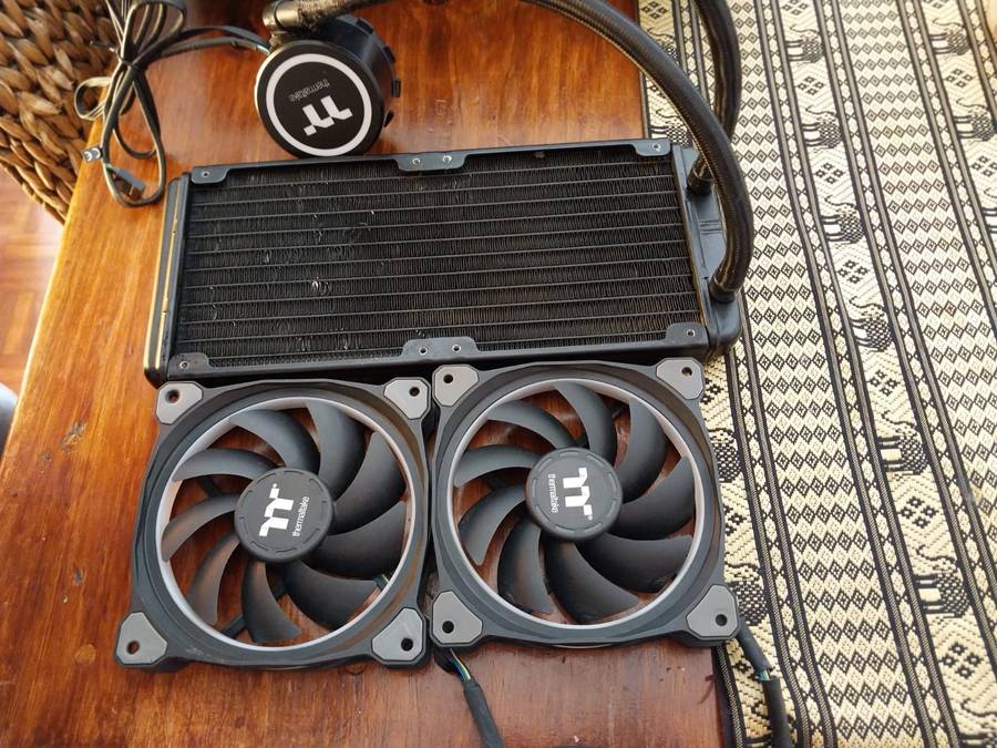 CPU Cooler Thermaltake Floe Riing 240