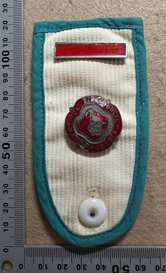 Rhodesia NURSING -EPPAULETTE  WITH RED BAR MEDICAL COUNCIL OF RHODESIA
