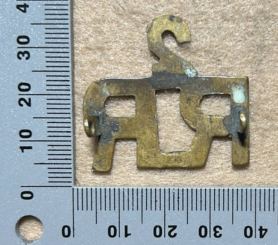 RHODESIA REGIMENT - 2 RHODESIA RR SHOULDER TITLES WW2