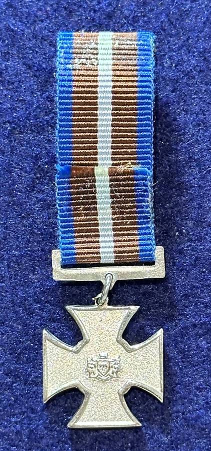 SA Military Decorations & Medals - Venda Gallantry Cross Silver (GCS) - Miniature Medal
