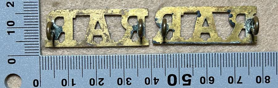 RHODESIA AFRICA RIFLES - RAR SHOULDER TITLES