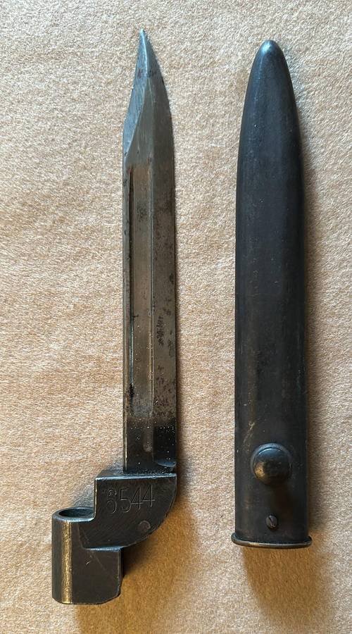 BAYONET - British No 9 Bayonette & Sheath - No 6544 -