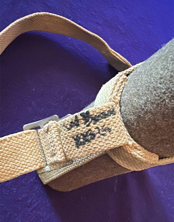 Commonwealth (Rhodesian) / WW2 Water Bottle with Sling complete and Stopper (Great Condition)