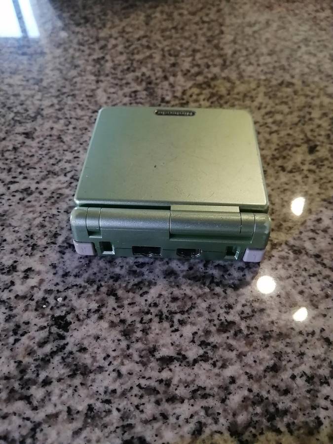 Game Boy Advance SP 101