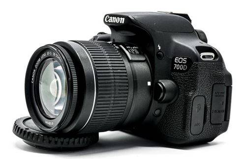 Canon EOS 700D, 18-55mm lens, camera bag