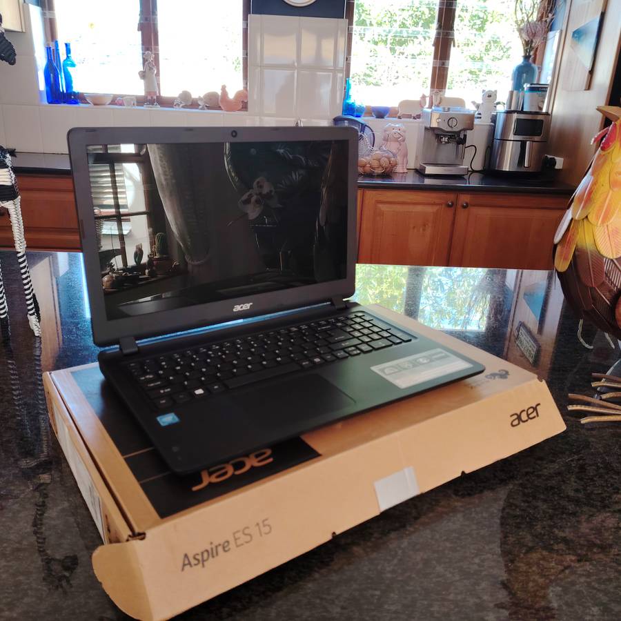 Acer Aspire ES1-533-C42M Intel® Celeron® N3350 Laptop 39.6 cm (15.6")